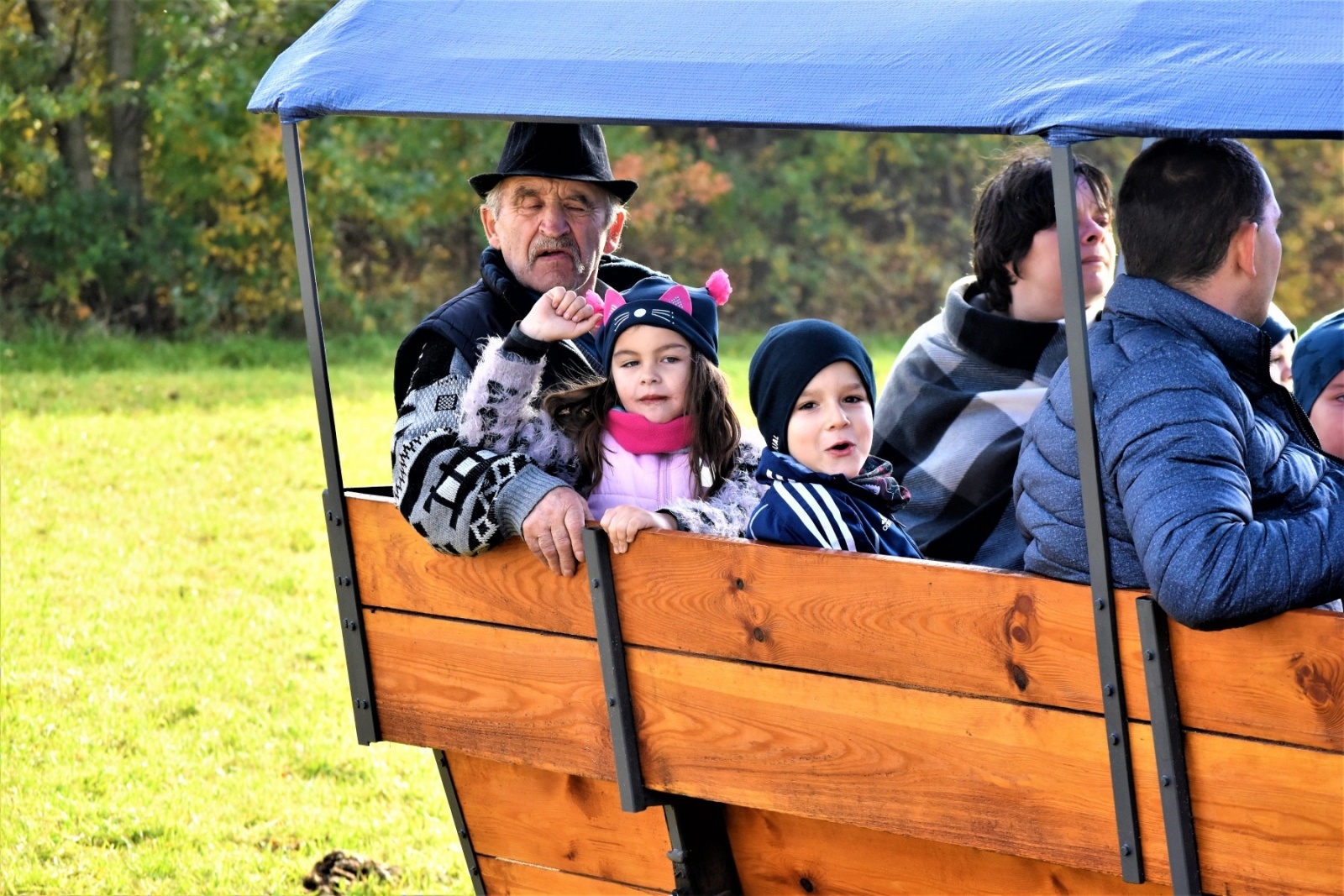 Zdjęcie w galerii na portalu naszwodzislaw.com: Hubertus 2022 za nami. Pogonili za lisią kitą wiadomości z regionu