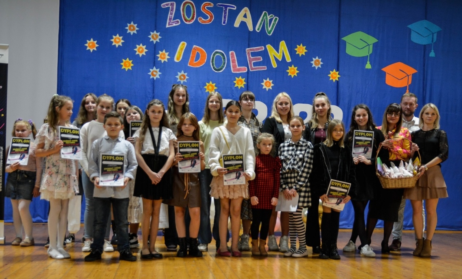 Zdjęcie w galerii na portalu naszwodzislaw.com: Zostań idolem. Finał konkursu coraz bliżej wiadomości z regionu