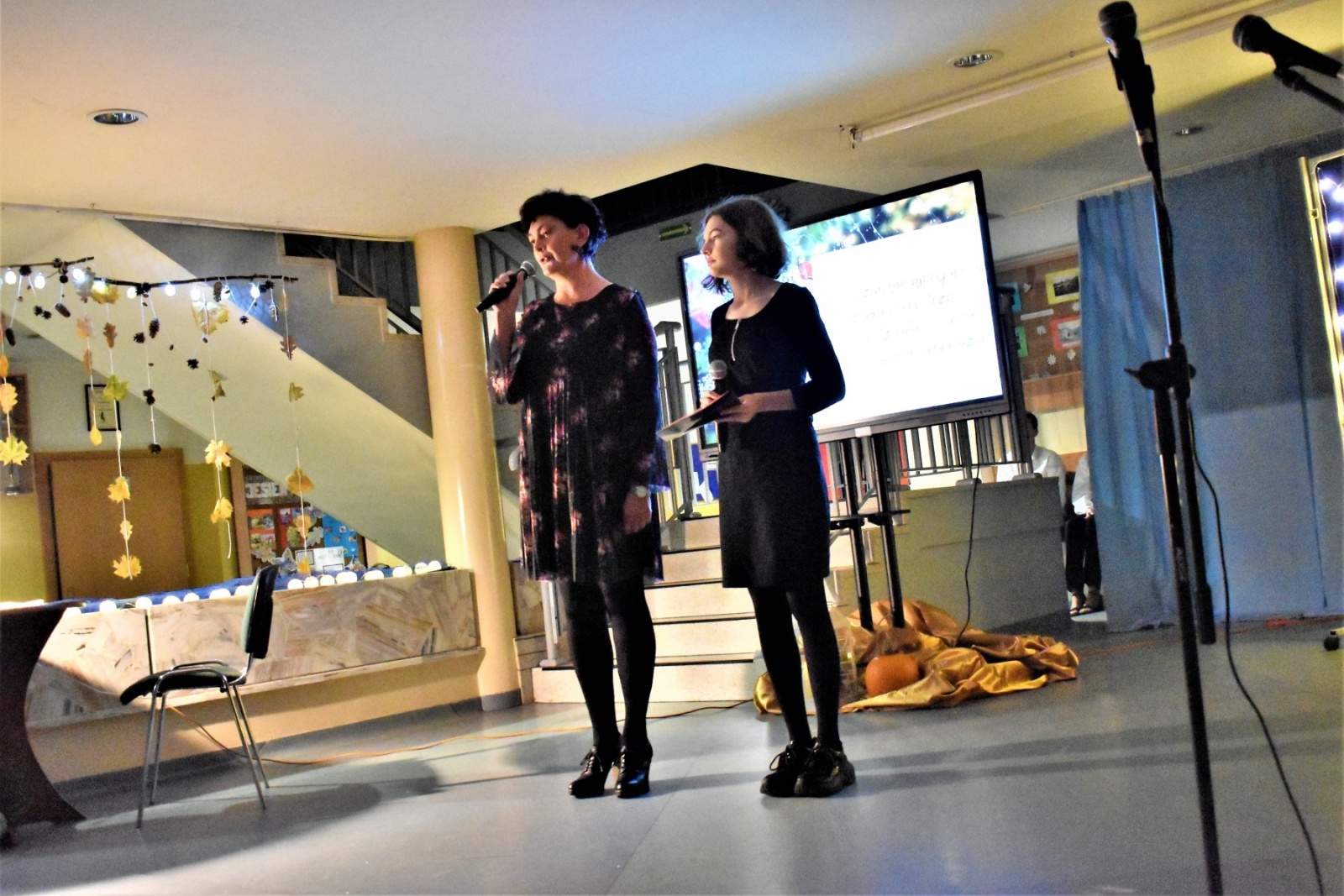 Zdjęcie w galerii na portalu naszwodzislaw.com: Wieczorek poetycko-muzyczny w gołkowickiej podstawówce [FOTO] wiadomości z regionu