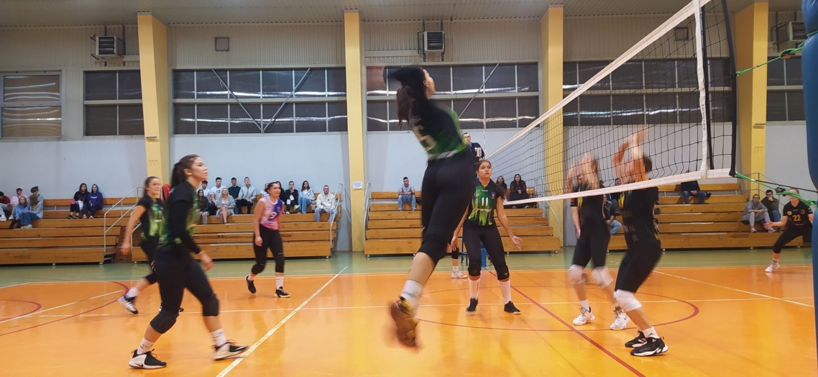 Zdjęcie w galerii na portalu naszwodzislaw.com: Siatkarki Zorzy górą w derbowym pojedynku wiadomości z regionu