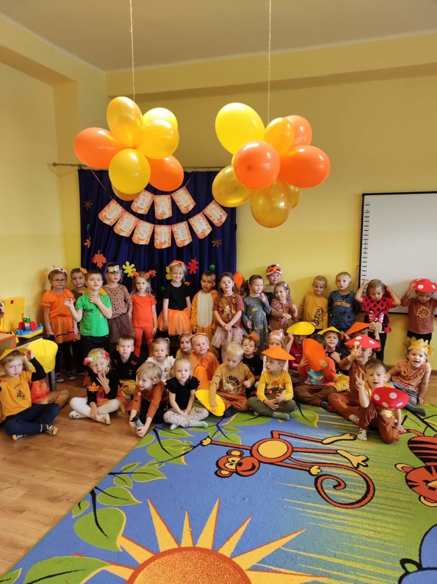 Zdjęcie w galerii na portalu naszwodzislaw.com: Bal jesieni wodzisławskich przedszkolaków wiadomości z regionu