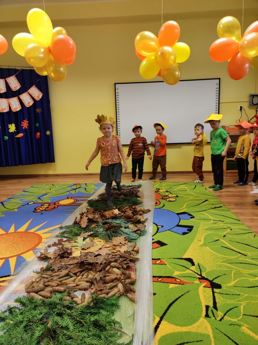 Zdjęcie w galerii na portalu naszwodzislaw.com: Bal jesieni wodzisławskich przedszkolaków wiadomości z regionu