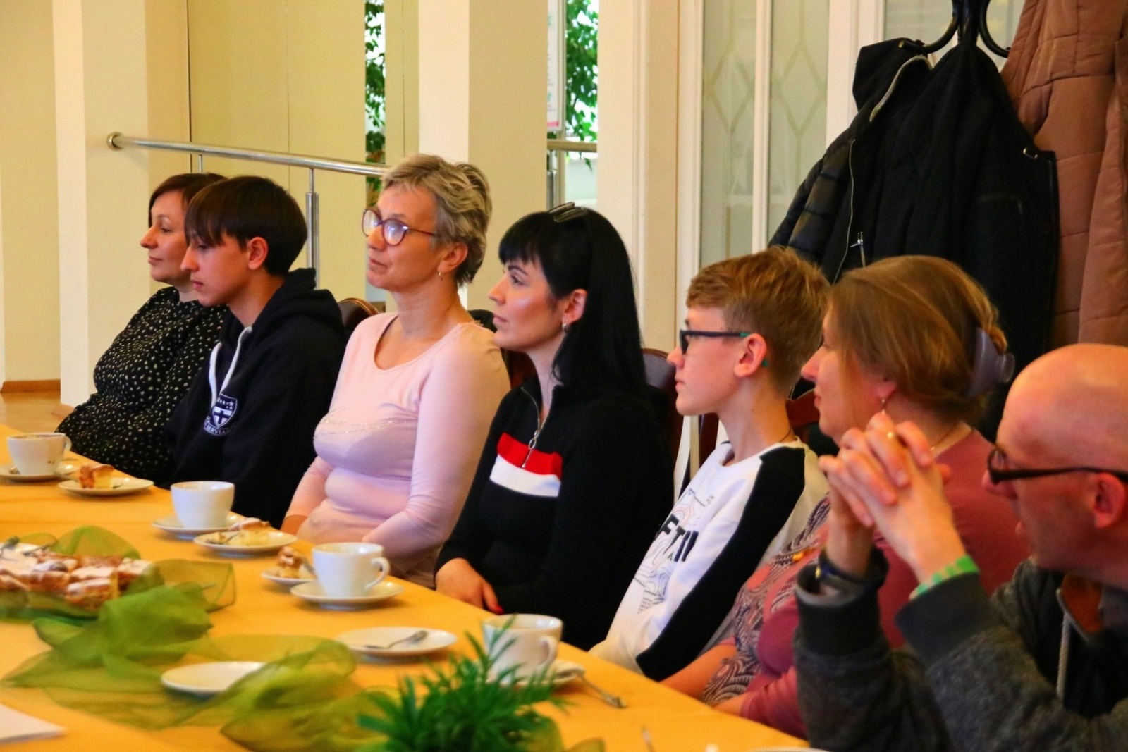 Zdjęcie w galerii na portalu naszwodzislaw.com: Bezpłatne bilety trafiły do laureatów konkursu wiadomości z regionu