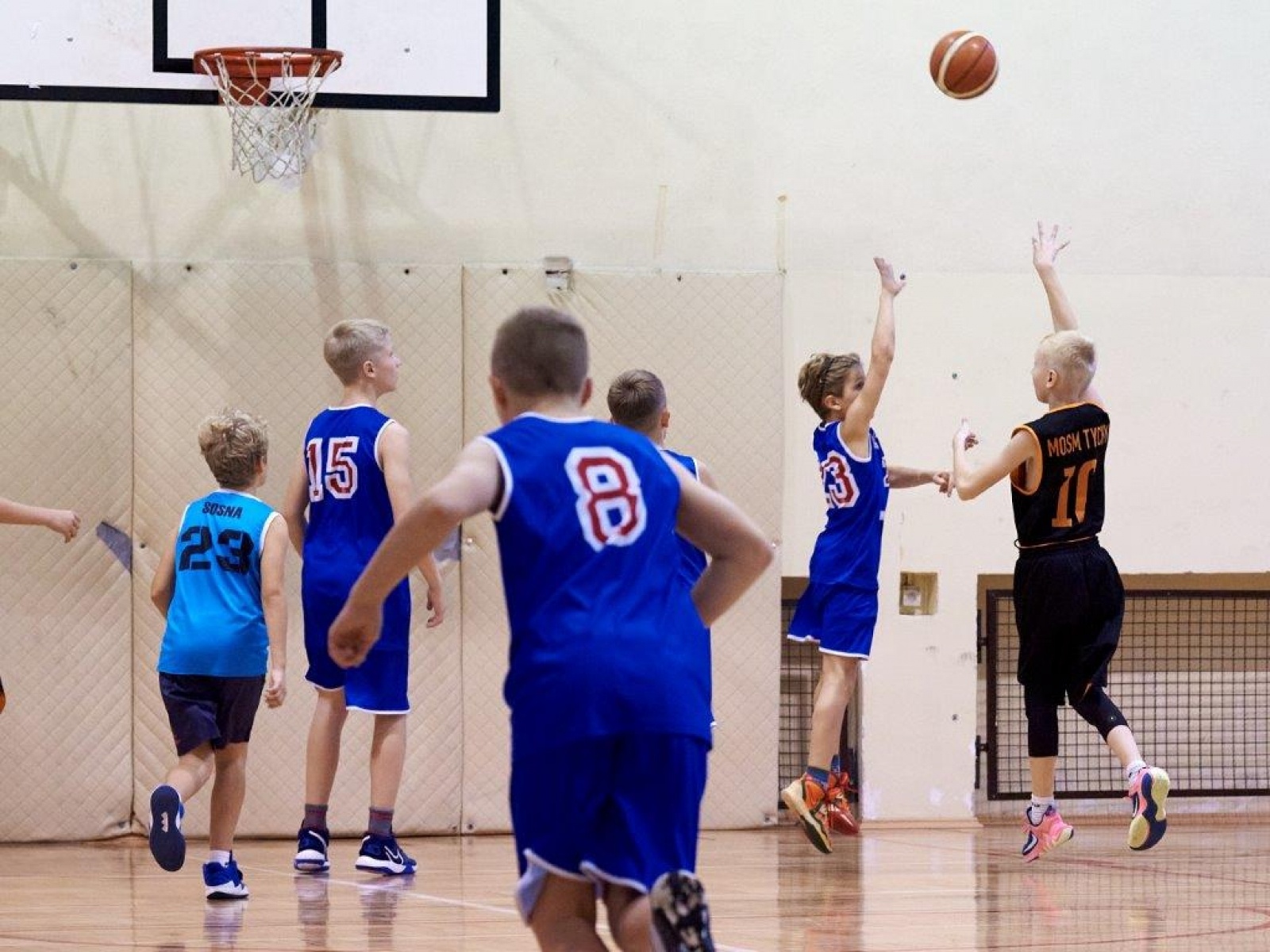 Zdjęcie w galerii na portalu naszwodzislaw.com: Wodzisławscy koszykarze na turnieju w Oświęcimiu [FOTO i WIDEO] wiadomości z regionu