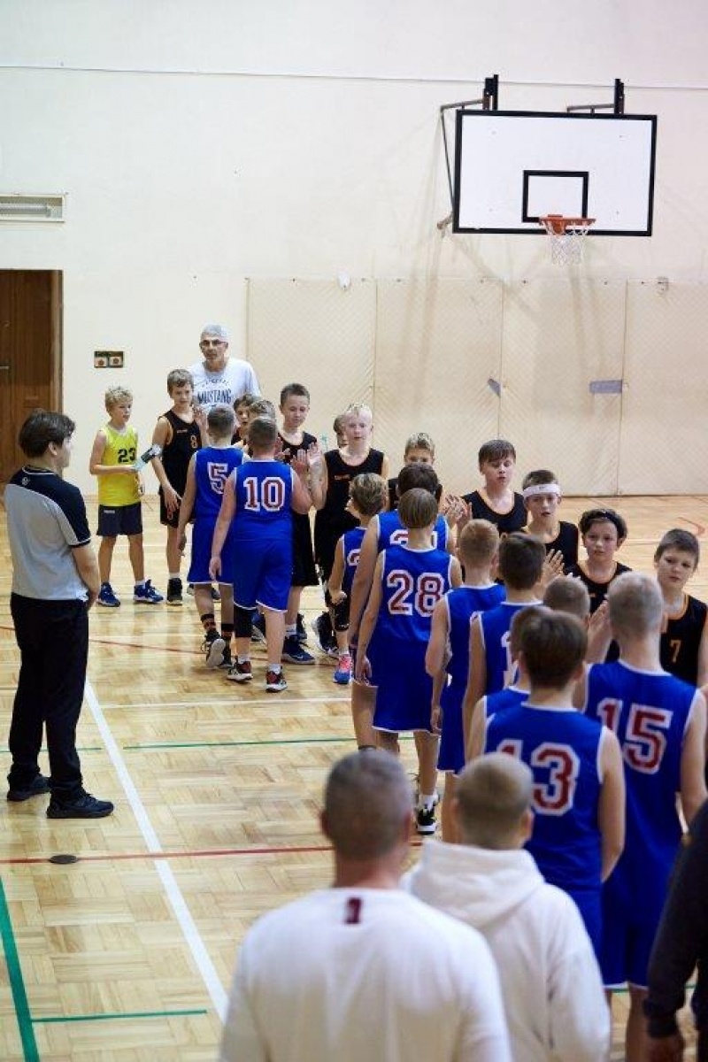 Zdjęcie w galerii na portalu naszwodzislaw.com: Wodzisławscy koszykarze na turnieju w Oświęcimiu [FOTO i WIDEO] wiadomości z regionu