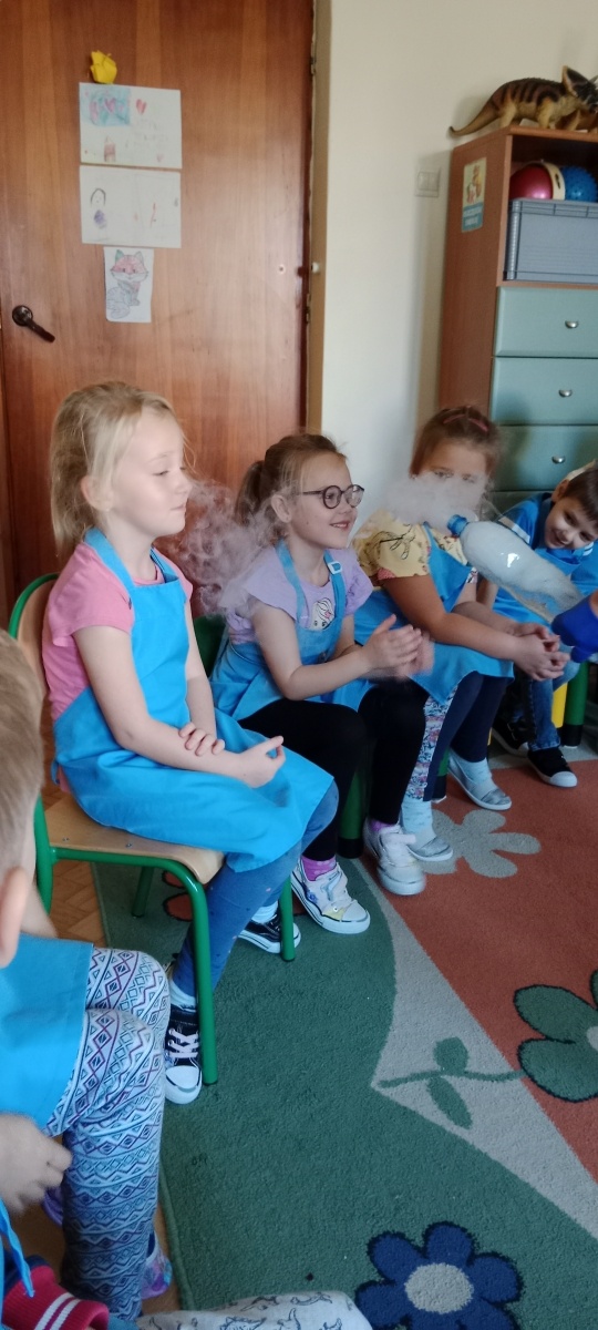 Zdjęcie w galerii na portalu naszwodzislaw.com: Pszowskie przedszkolaki poznały tajniki kuchni molekularnej wiadomości z regionu
