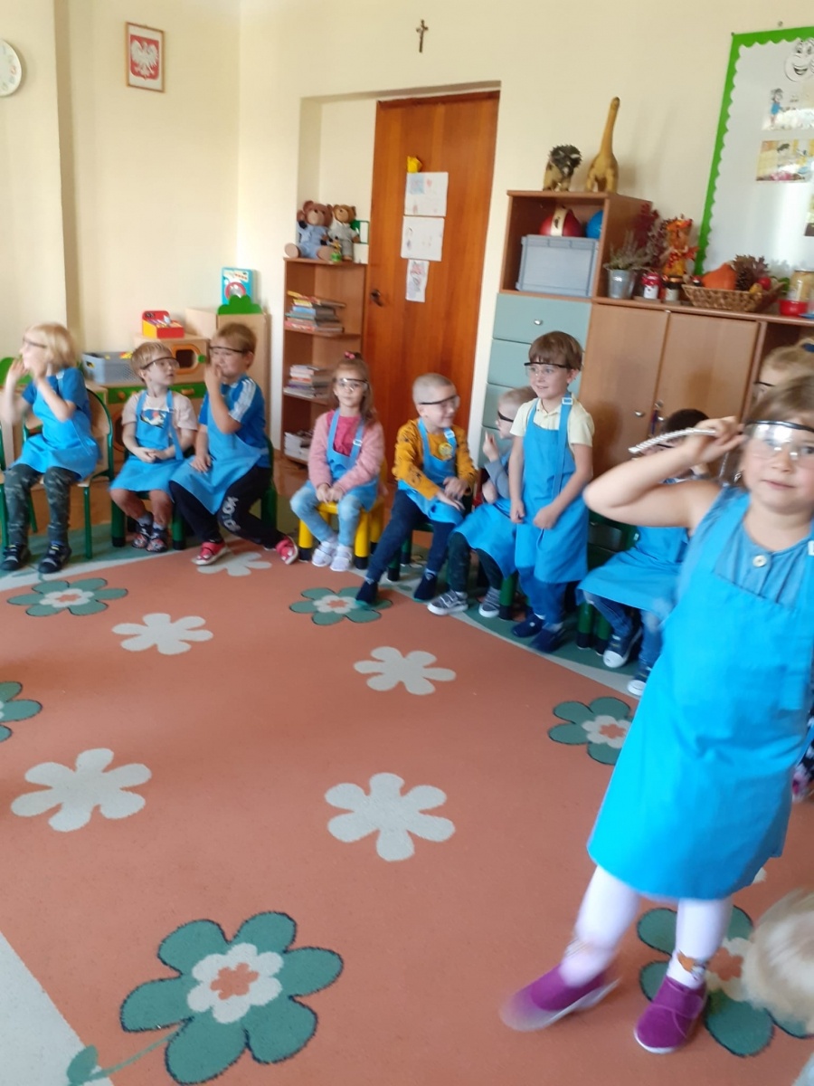 Zdjęcie w galerii na portalu naszwodzislaw.com: Pszowskie przedszkolaki poznały tajniki kuchni molekularnej wiadomości z regionu