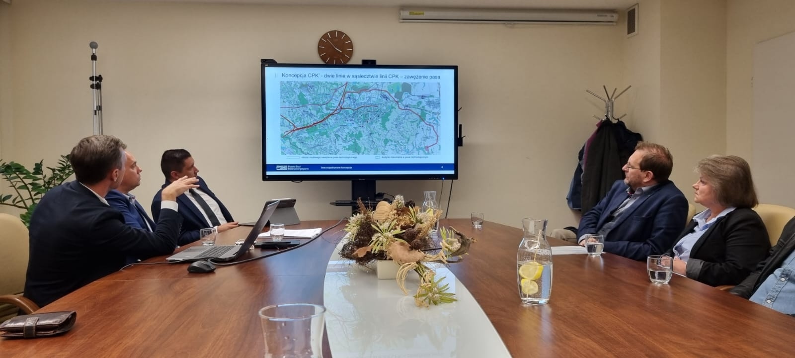 Zdjęcie w galerii na portalu naszwodzislaw.com: W Jastrzębiu rozmawiano o przebiegu strategicznie ważnej linii 400 kV wiadomości z regionu