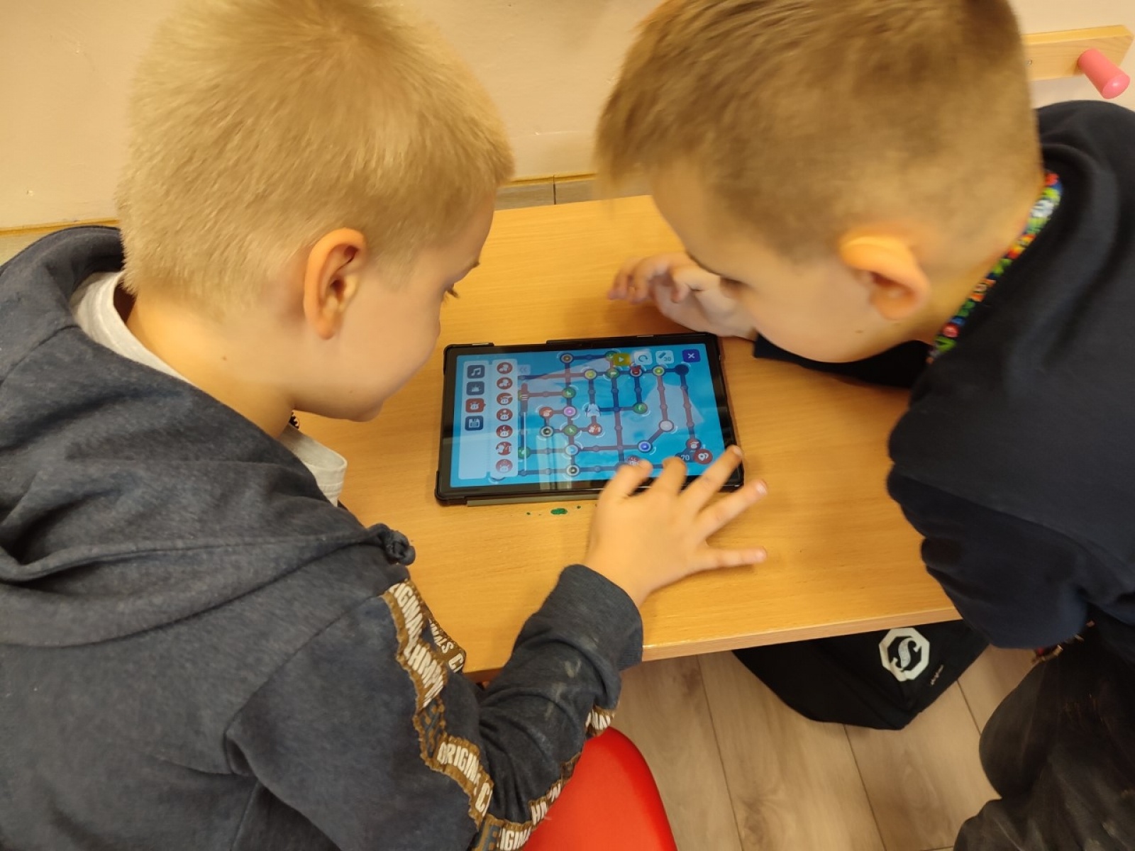 Zdjęcie w galerii na portalu naszwodzislaw.com: W wodzisławskiej Jedynce programowania ciąg dalszy wiadomości z regionu