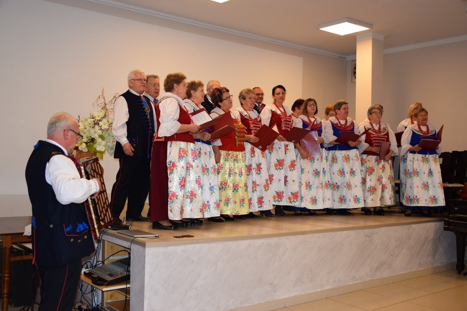 Zdjęcie w galerii na portalu naszwodzislaw.com: Złote i Diamentowe Gody w Gminie Mszana wiadomości z regionu