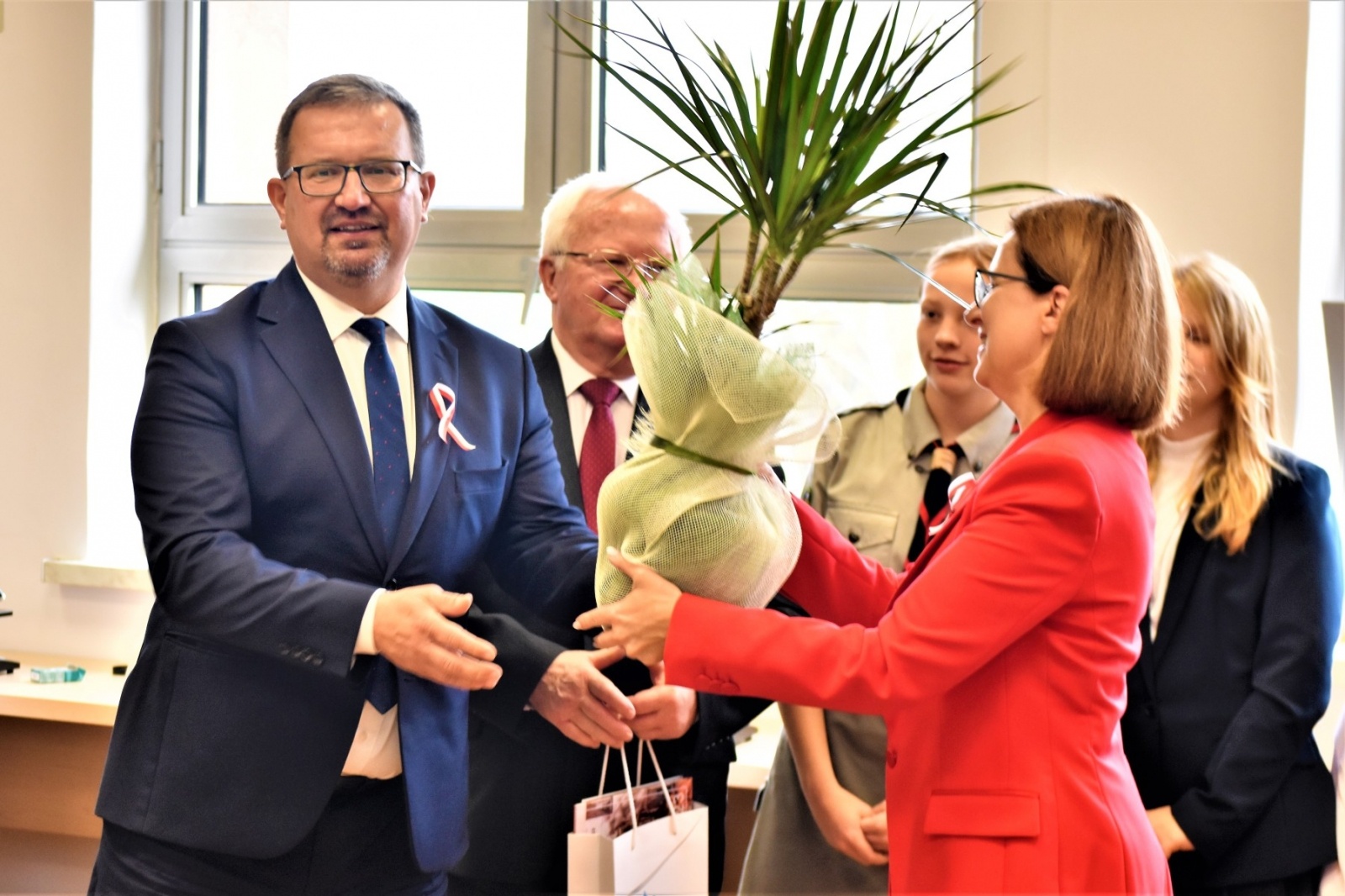 Zdjęcie w galerii na portalu naszwodzislaw.com: Trzy powody do świętowania. Dzień Niepodległości w SP Skrzyszów wiadomości z regionu