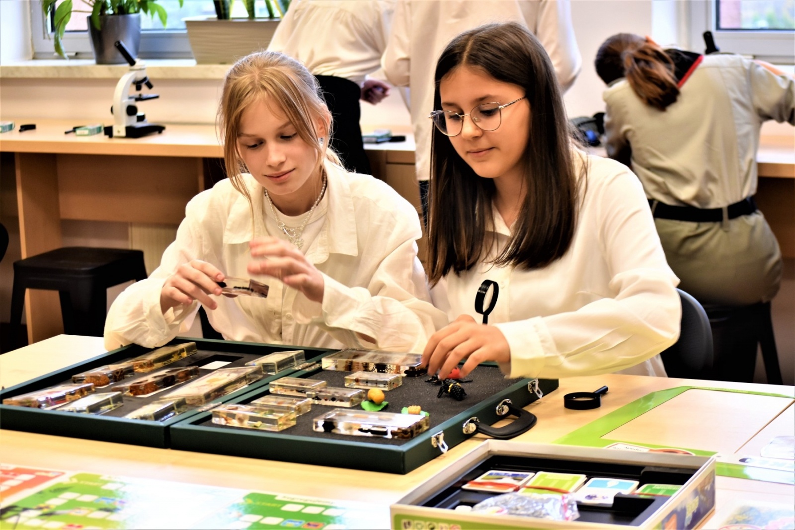 Zdjęcie w galerii na portalu naszwodzislaw.com: Trzy powody do świętowania. Dzień Niepodległości w SP Skrzyszów wiadomości z regionu