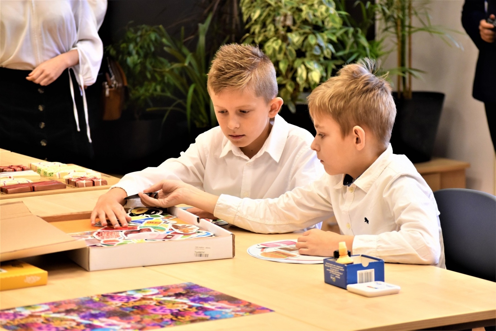 Zdjęcie w galerii na portalu naszwodzislaw.com: Trzy powody do świętowania. Dzień Niepodległości w SP Skrzyszów wiadomości z regionu