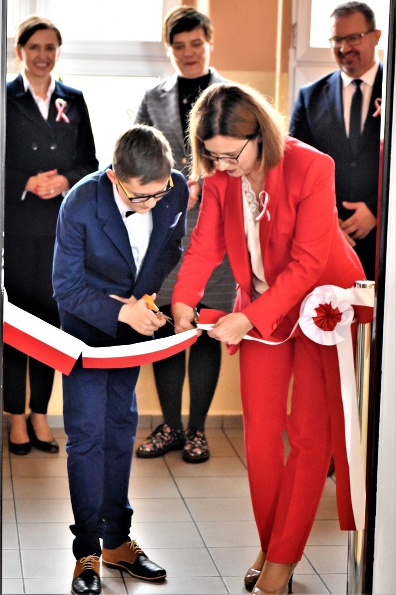 Zdjęcie w galerii na portalu naszwodzislaw.com: Trzy powody do świętowania. Dzień Niepodległości w SP Skrzyszów wiadomości z regionu