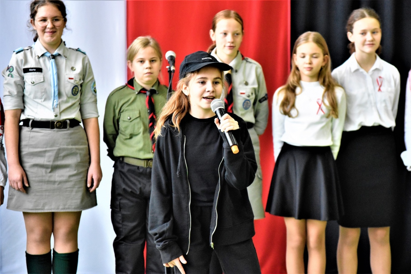 Zdjęcie w galerii na portalu naszwodzislaw.com: Trzy powody do świętowania. Dzień Niepodległości w SP Skrzyszów wiadomości z regionu