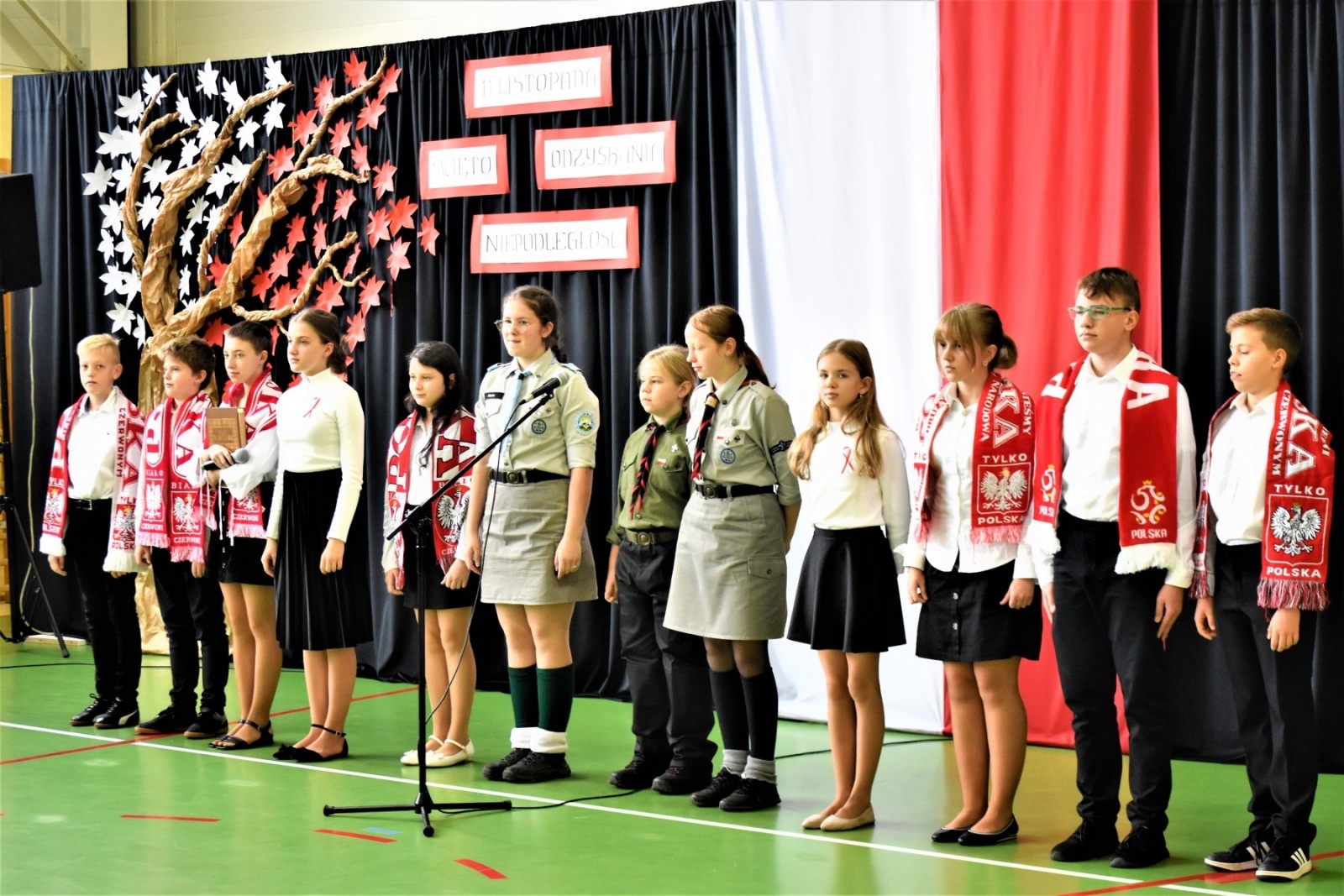 Zdjęcie w galerii na portalu naszwodzislaw.com: Trzy powody do świętowania. Dzień Niepodległości w SP Skrzyszów wiadomości z regionu