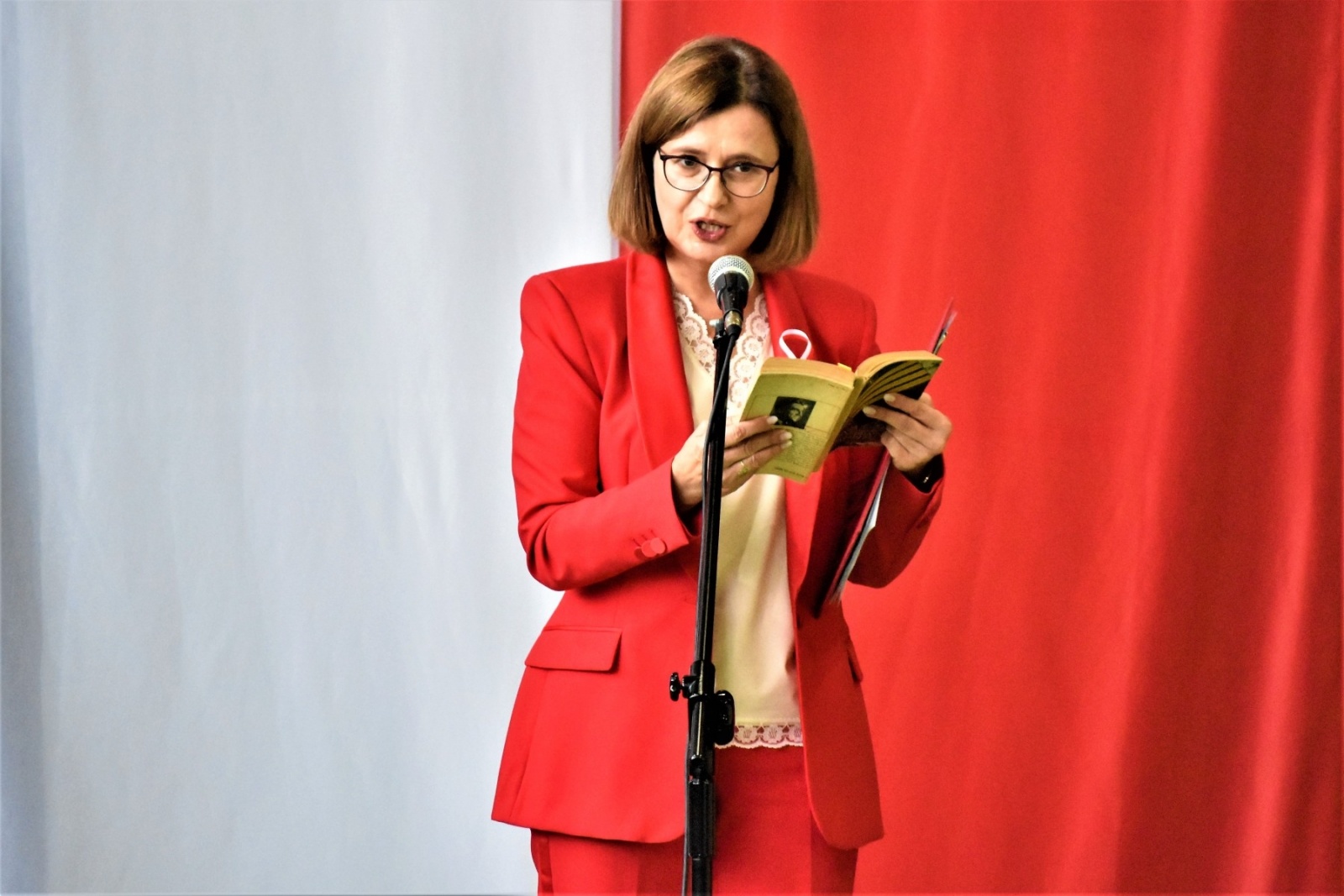 Zdjęcie w galerii na portalu naszwodzislaw.com: Trzy powody do świętowania. Dzień Niepodległości w SP Skrzyszów wiadomości z regionu