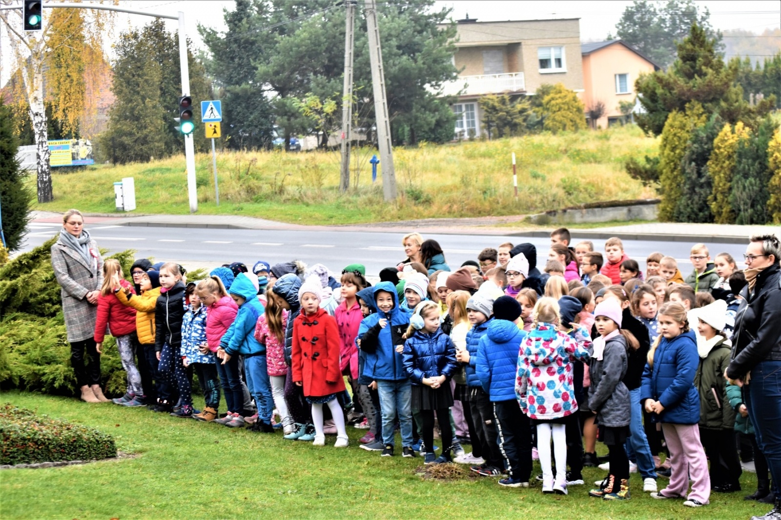 Zdjęcie w galerii na portalu naszwodzislaw.com: Trzy powody do świętowania. Dzień Niepodległości w SP Skrzyszów wiadomości z regionu