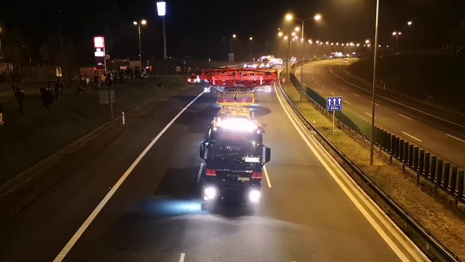 Zdjęcie w galerii na portalu naszwodzislaw.com: Pierwszy transport maszyny TBM dotarł do celu. Dwa kolejne przejadą przez nasz region wiadomości z regionu