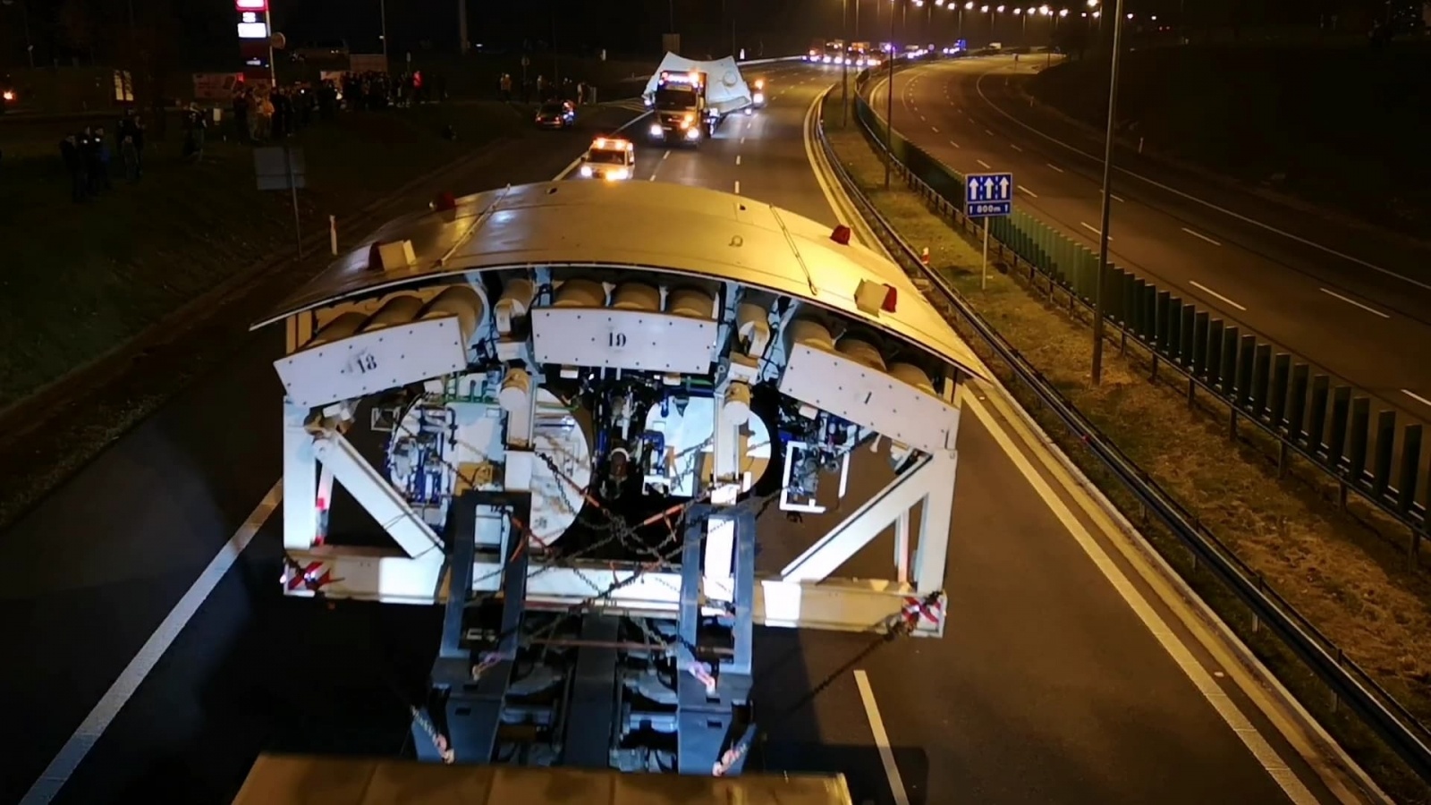 Zdjęcie w galerii na portalu naszwodzislaw.com: Pierwszy transport maszyny TBM dotarł do celu. Dwa kolejne przejadą przez nasz region wiadomości z regionu