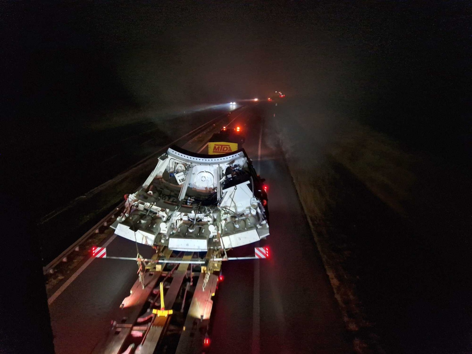 Zdjęcie w galerii na portalu naszwodzislaw.com: Pierwszy transport maszyny TBM dotarł do celu. Dwa kolejne przejadą przez nasz region wiadomości z regionu