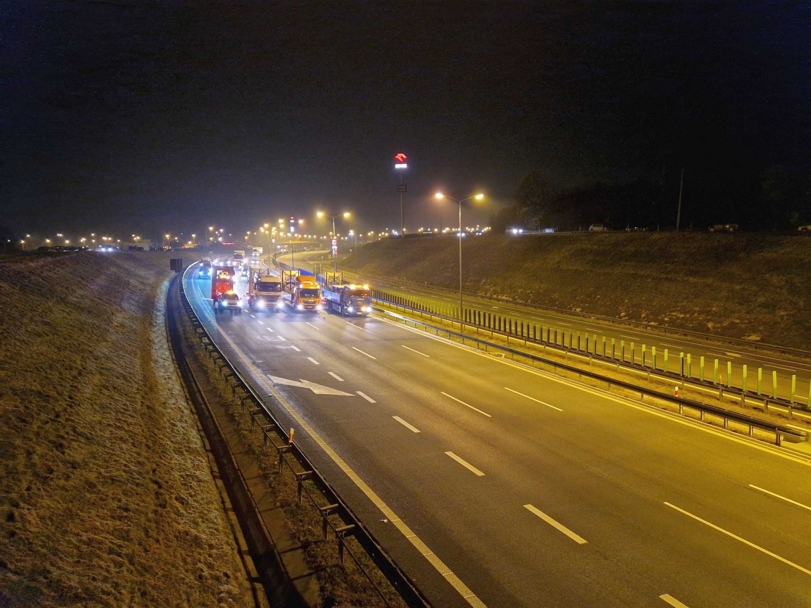 Zdjęcie w galerii na portalu naszwodzislaw.com: Pierwszy transport maszyny TBM dotarł do celu. Dwa kolejne przejadą przez nasz region wiadomości z regionu