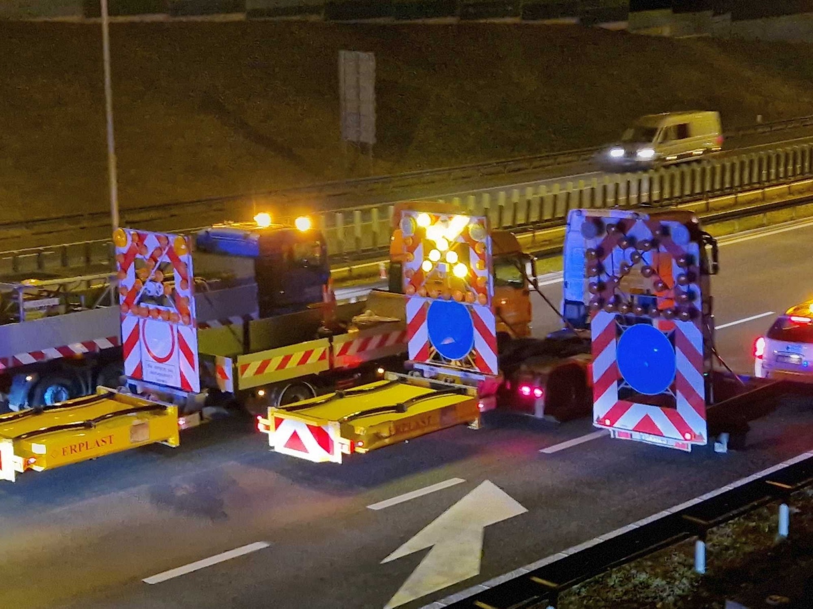 Zdjęcie w galerii na portalu naszwodzislaw.com: Pierwszy transport maszyny TBM dotarł do celu. Dwa kolejne przejadą przez nasz region wiadomości z regionu