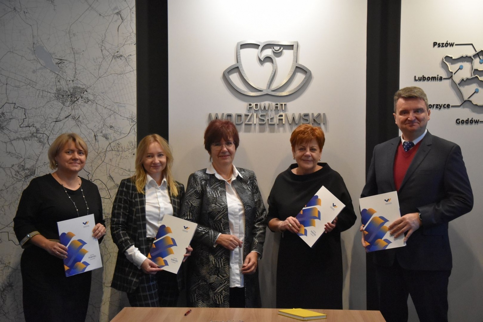 Zdjęcie w galerii na portalu naszwodzislaw.com: Zawodowe debiuty wracają do liceów Powiatu Wodzisławskiego wiadomości z regionu