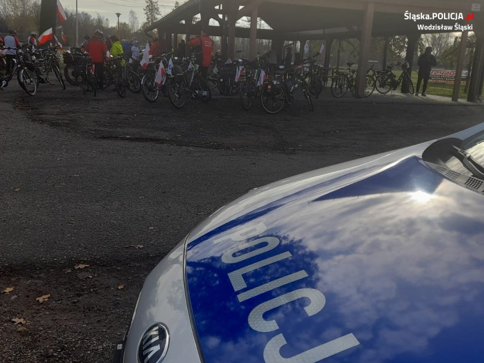 Zdjęcie w galerii na portalu naszwodzislaw.com: Wodzisławscy policjanci spotkali się z uczestnikami rajdu rowerowego wiadomości z regionu