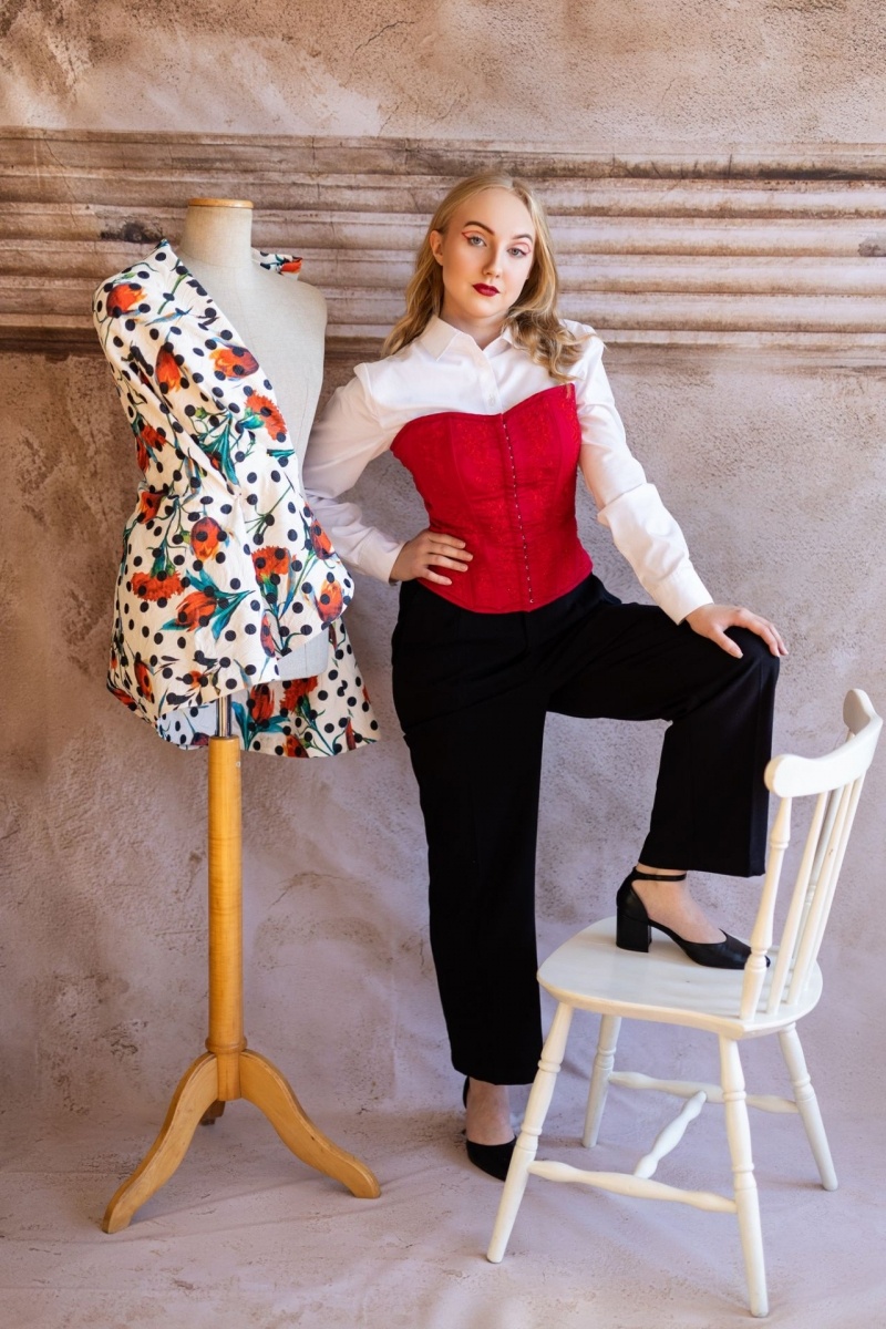 Zdjęcie w galerii na portalu naszwodzislaw.com: Praktyczna nauka zawodu. Tak uczą się technicy styliści wiadomości z regionu