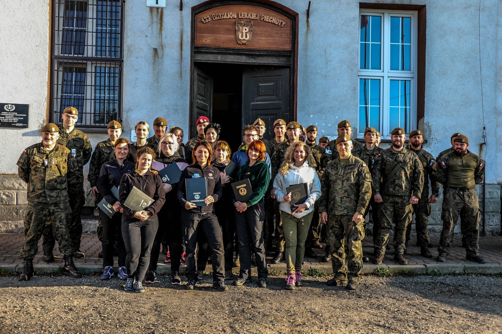 Zdjęcie w galerii na portalu naszwodzislaw.com: Śląscy terytorialsi szkolą pielęgniarki wiadomości z regionu