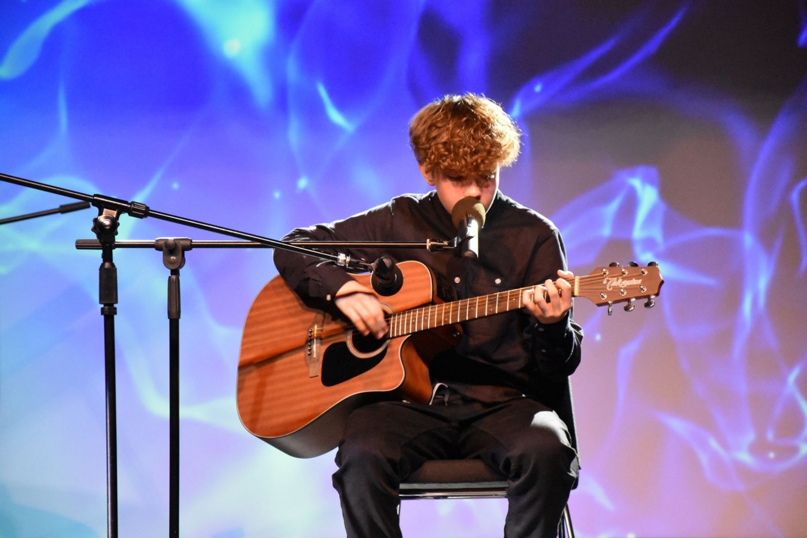 Zdjęcie w galerii na portalu naszwodzislaw.com: Cantemus rozbrzmiał w auli I LO [FOTO] wiadomości z regionu
