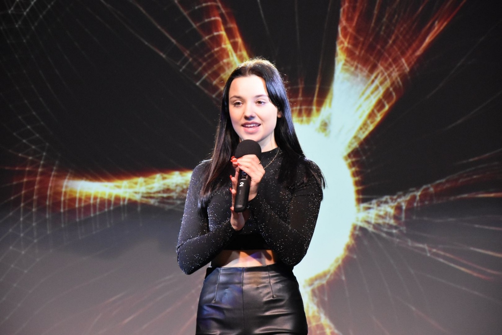 Zdjęcie w galerii na portalu naszwodzislaw.com: Cantemus rozbrzmiał w auli I LO [FOTO] wiadomości z regionu