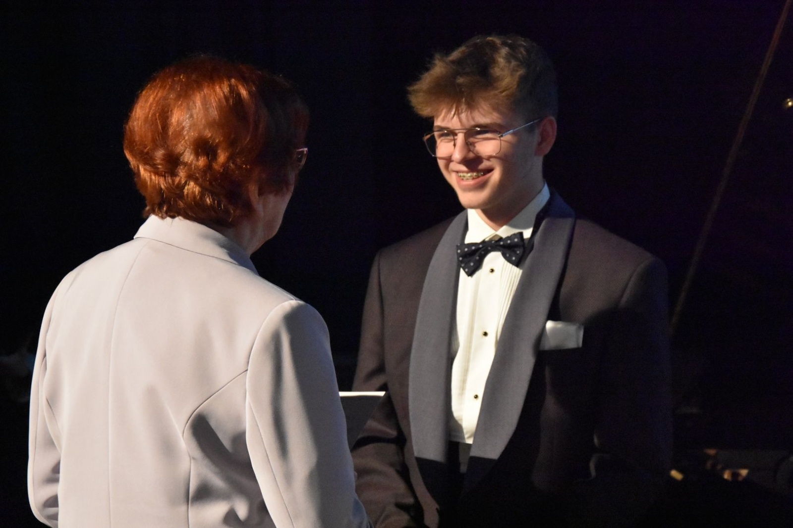 Zdjęcie w galerii na portalu naszwodzislaw.com: Cantemus rozbrzmiał w auli I LO [FOTO] wiadomości z regionu