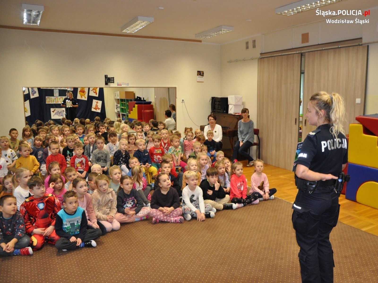 Zdjęcie w galerii na portalu naszwodzislaw.com: Wodzisławskie przedszkolaki spotkały się z policjantką wiadomości z regionu
