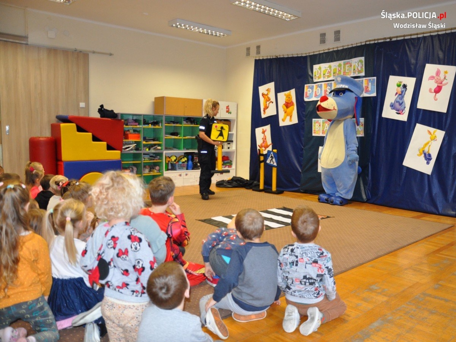Zdjęcie w galerii na portalu naszwodzislaw.com: Wodzisławskie przedszkolaki spotkały się z policjantką wiadomości z regionu