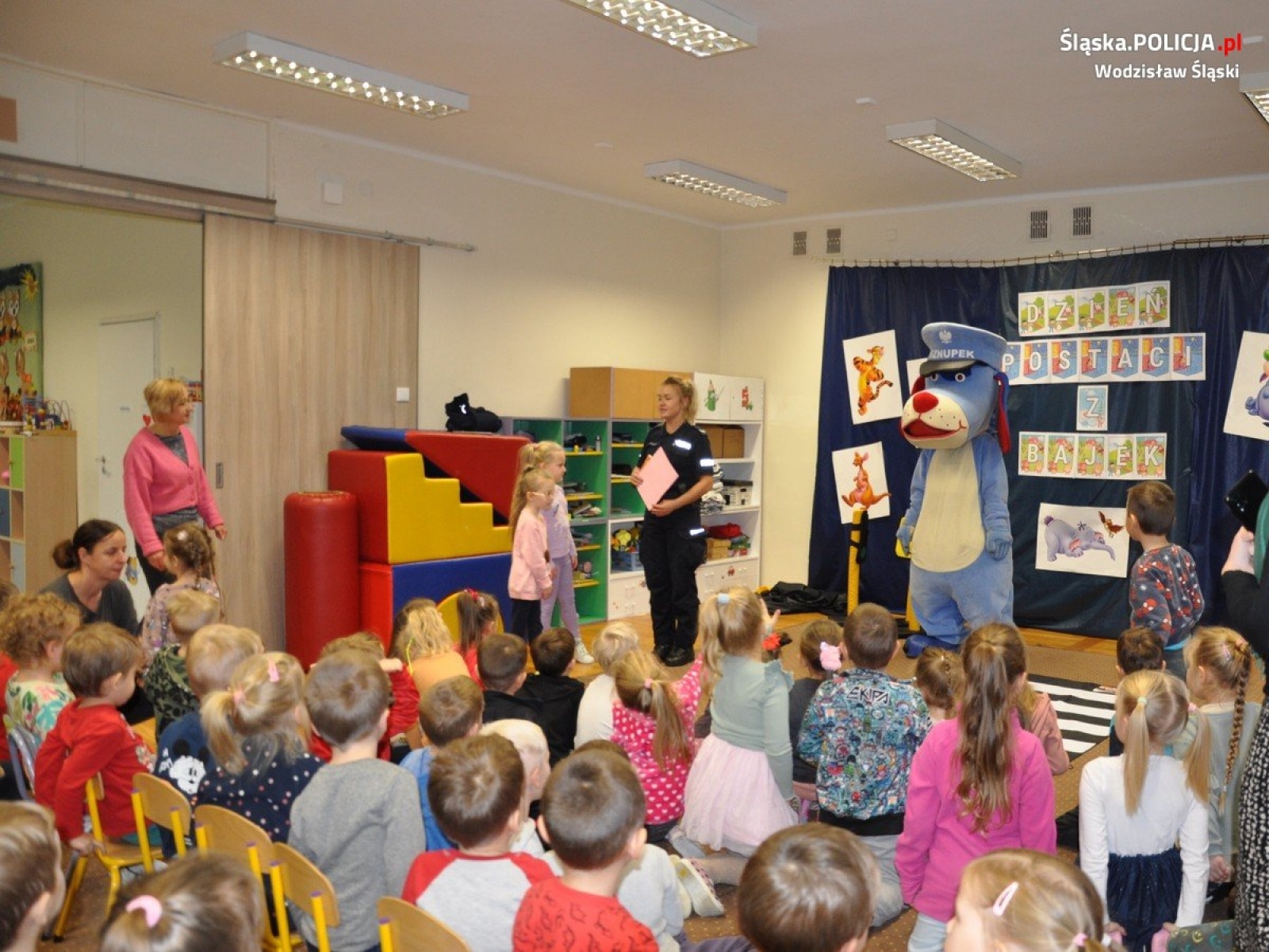 Zdjęcie w galerii na portalu naszwodzislaw.com: Wodzisławskie przedszkolaki spotkały się z policjantką wiadomości z regionu