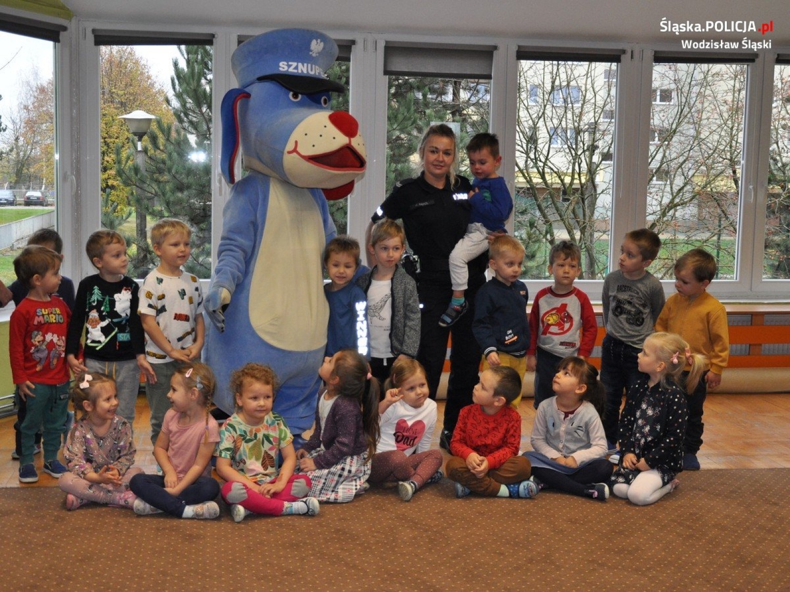 Zdjęcie w galerii na portalu naszwodzislaw.com: Wodzisławskie przedszkolaki spotkały się z policjantką wiadomości z regionu