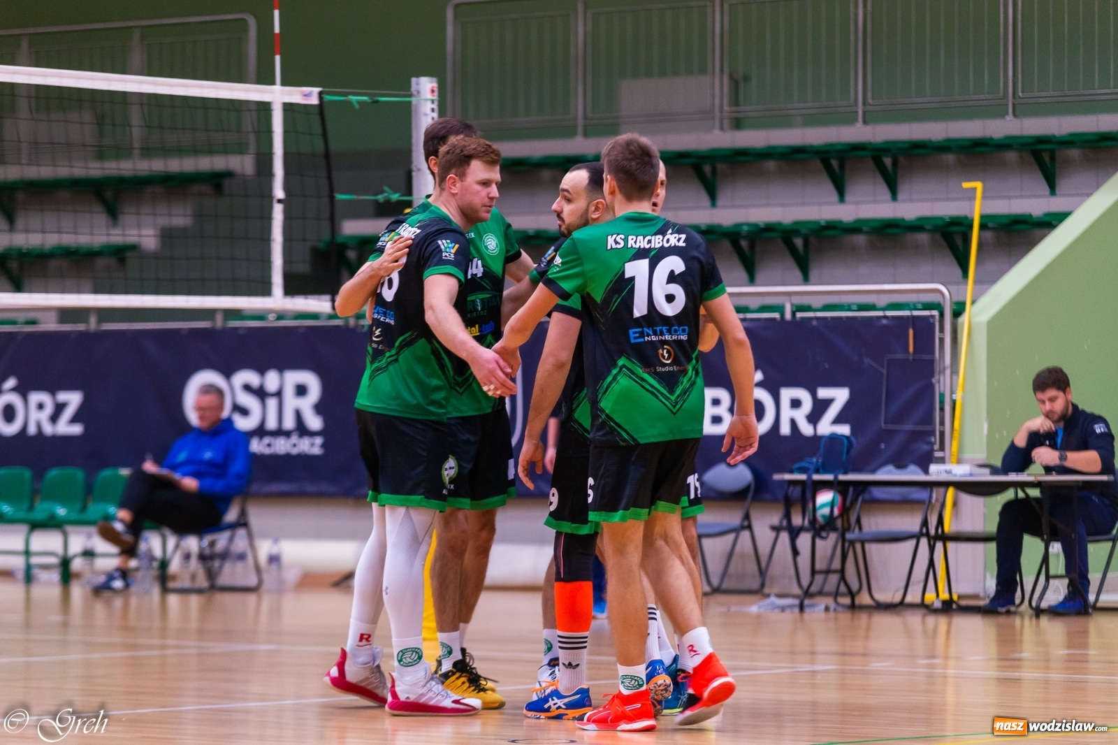 Zdjęcie w galerii na portalu naszwodzislaw.com: Siatkarskie derby w gatunku horroru [FOTO] wiadomości z regionu