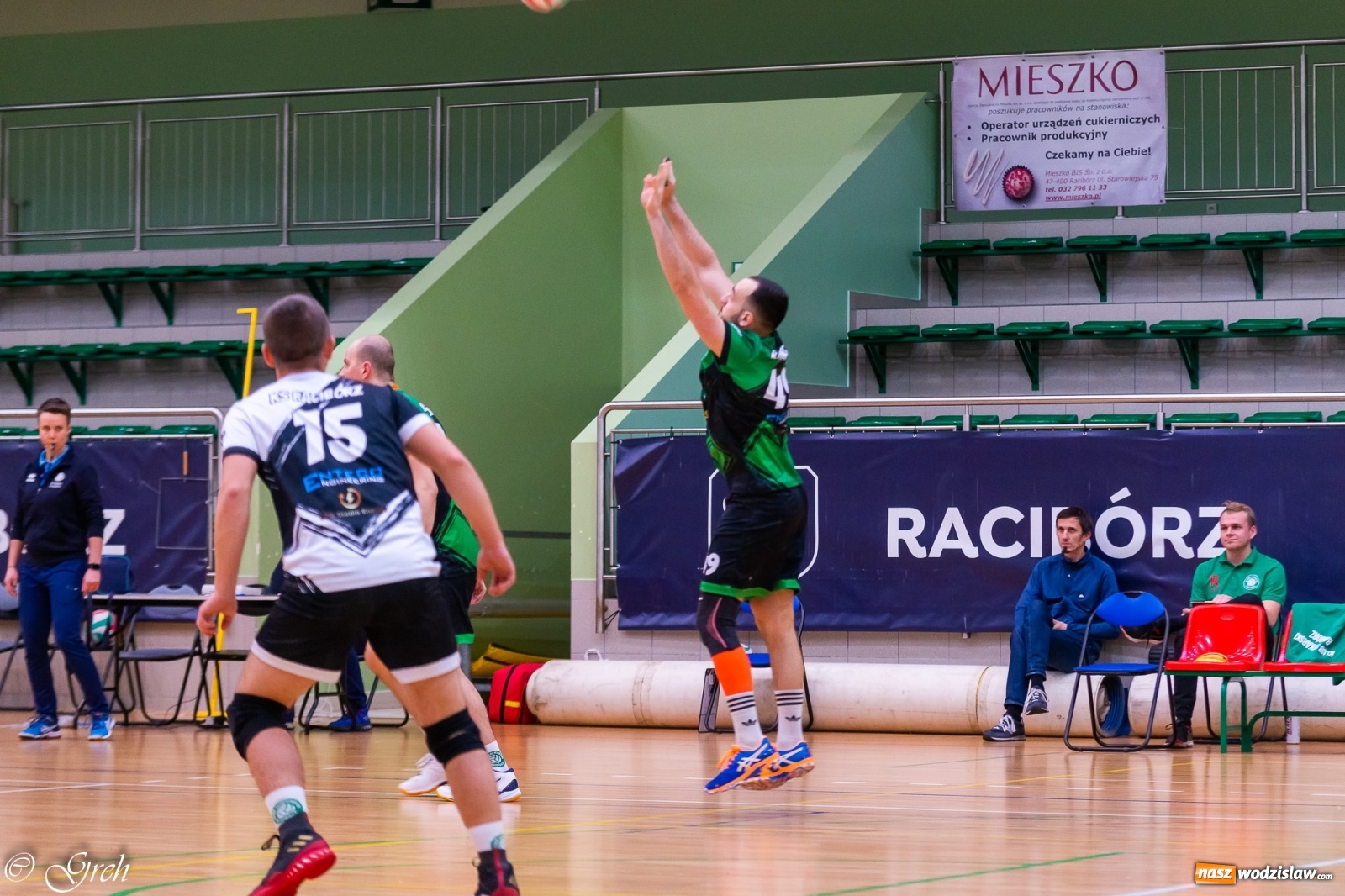 Zdjęcie w galerii na portalu naszwodzislaw.com: Siatkarskie derby w gatunku horroru [FOTO] wiadomości z regionu