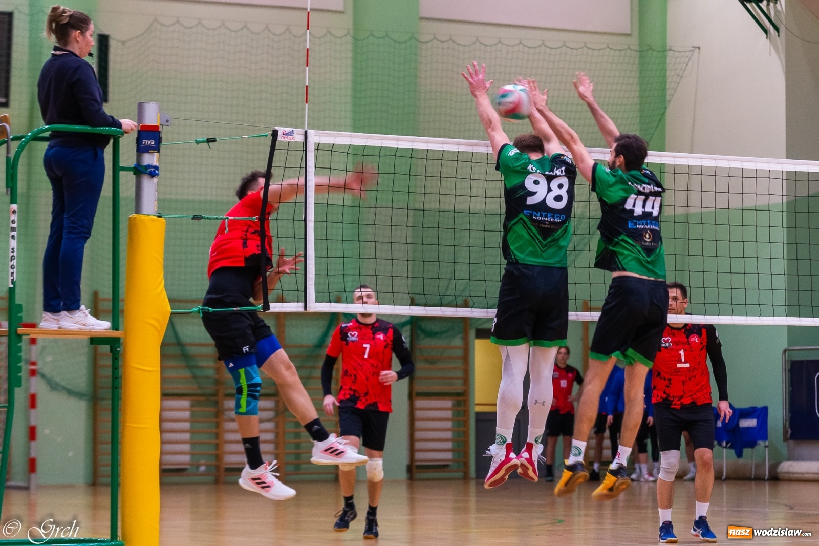 Zdjęcie w galerii na portalu naszwodzislaw.com: Siatkarskie derby w gatunku horroru [FOTO] wiadomości z regionu