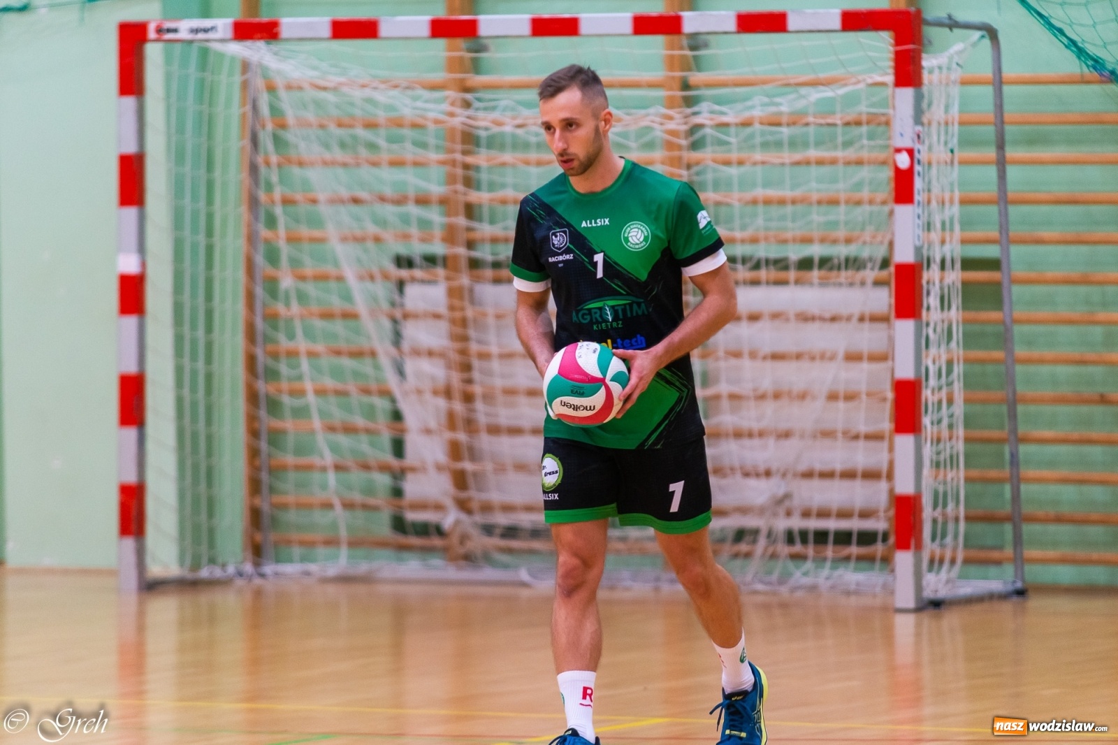 Zdjęcie w galerii na portalu naszwodzislaw.com: Siatkarskie derby w gatunku horroru [FOTO] wiadomości z regionu