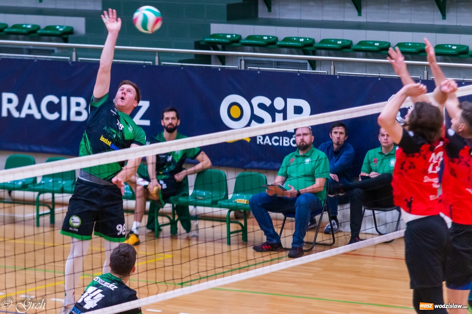 Zdjęcie w galerii na portalu naszwodzislaw.com: Siatkarskie derby w gatunku horroru [FOTO] wiadomości z regionu