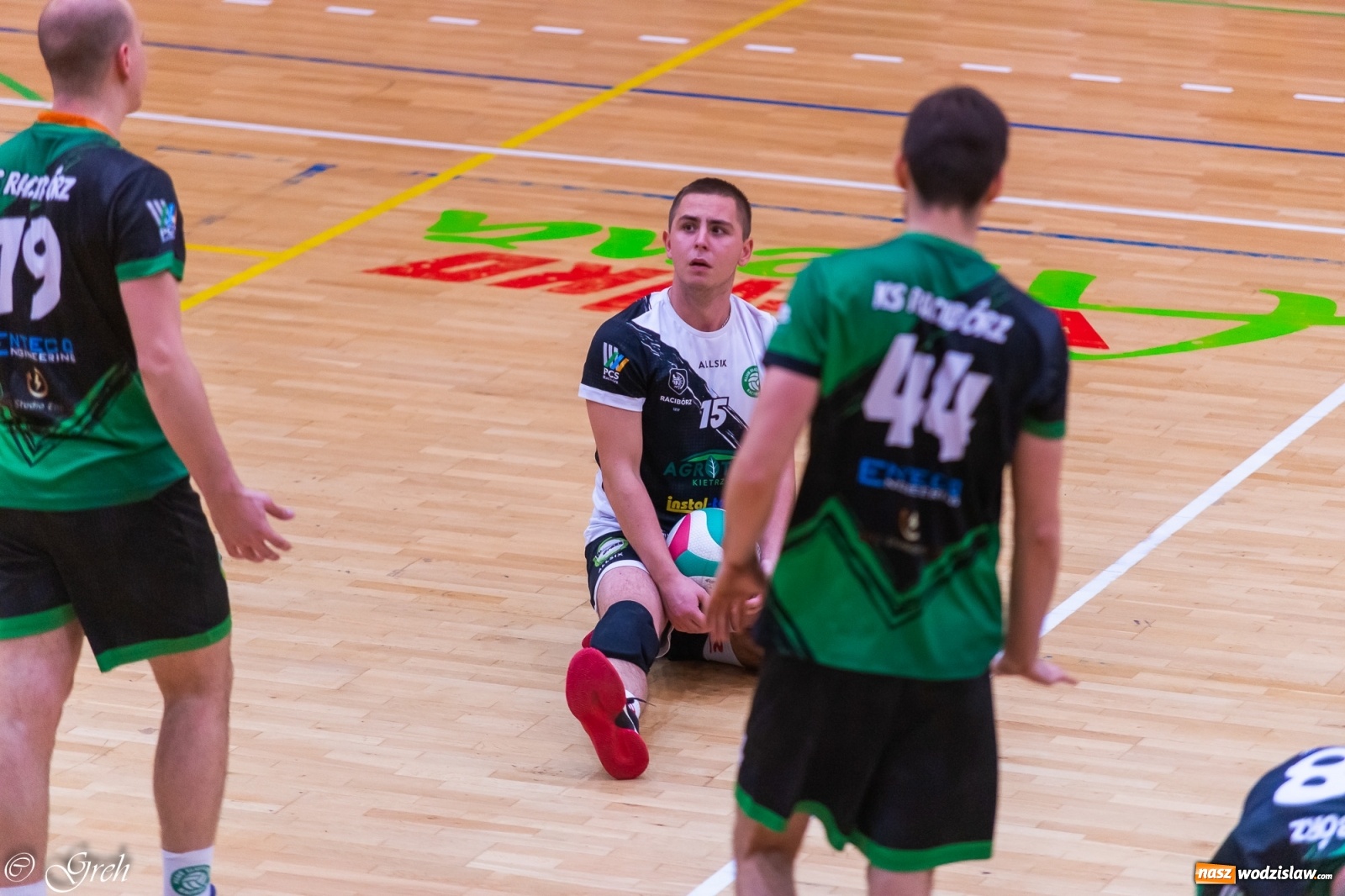 Zdjęcie w galerii na portalu naszwodzislaw.com: Siatkarskie derby w gatunku horroru [FOTO] wiadomości z regionu