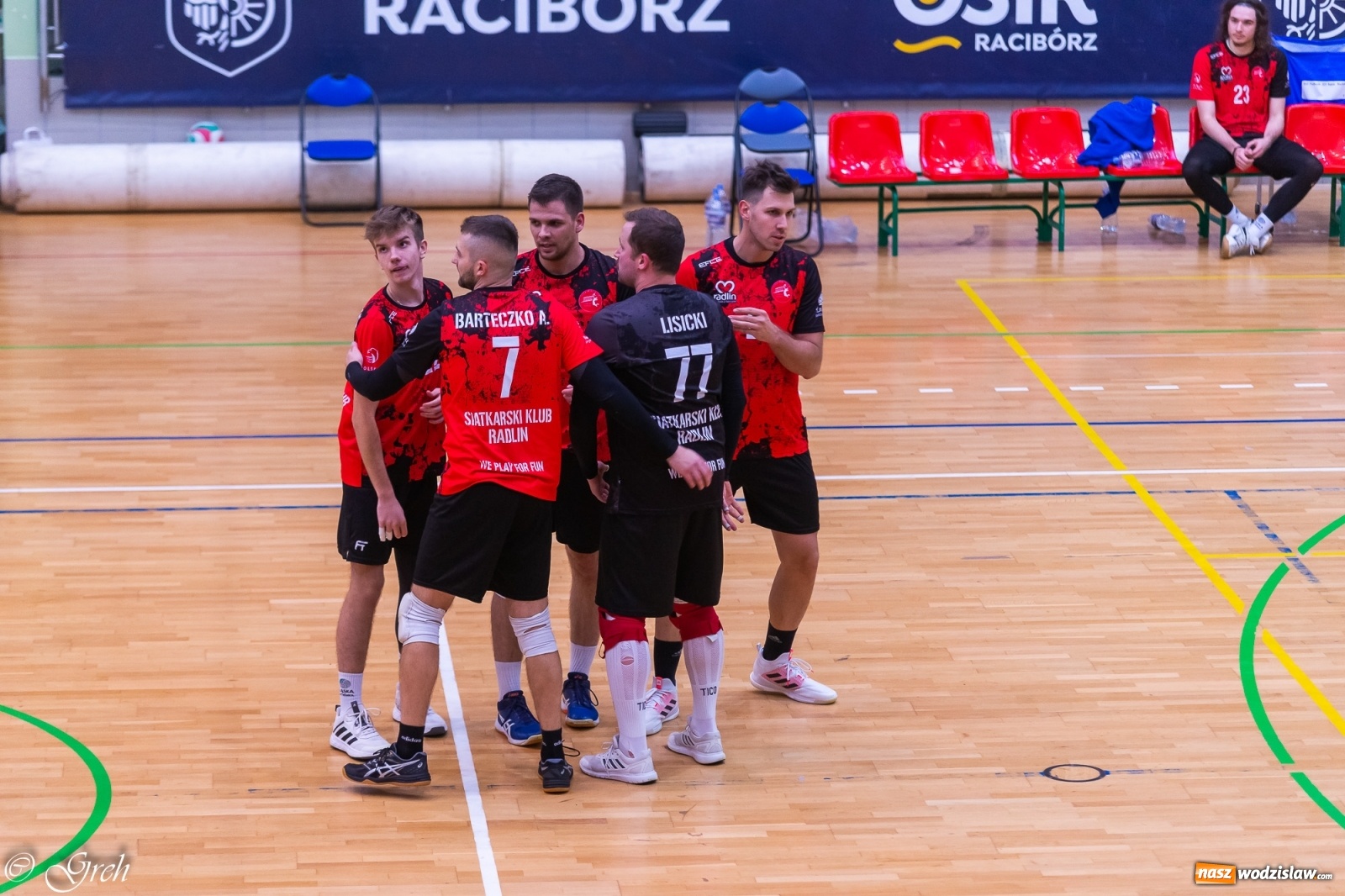 Zdjęcie w galerii na portalu naszwodzislaw.com: Siatkarskie derby w gatunku horroru [FOTO] wiadomości z regionu