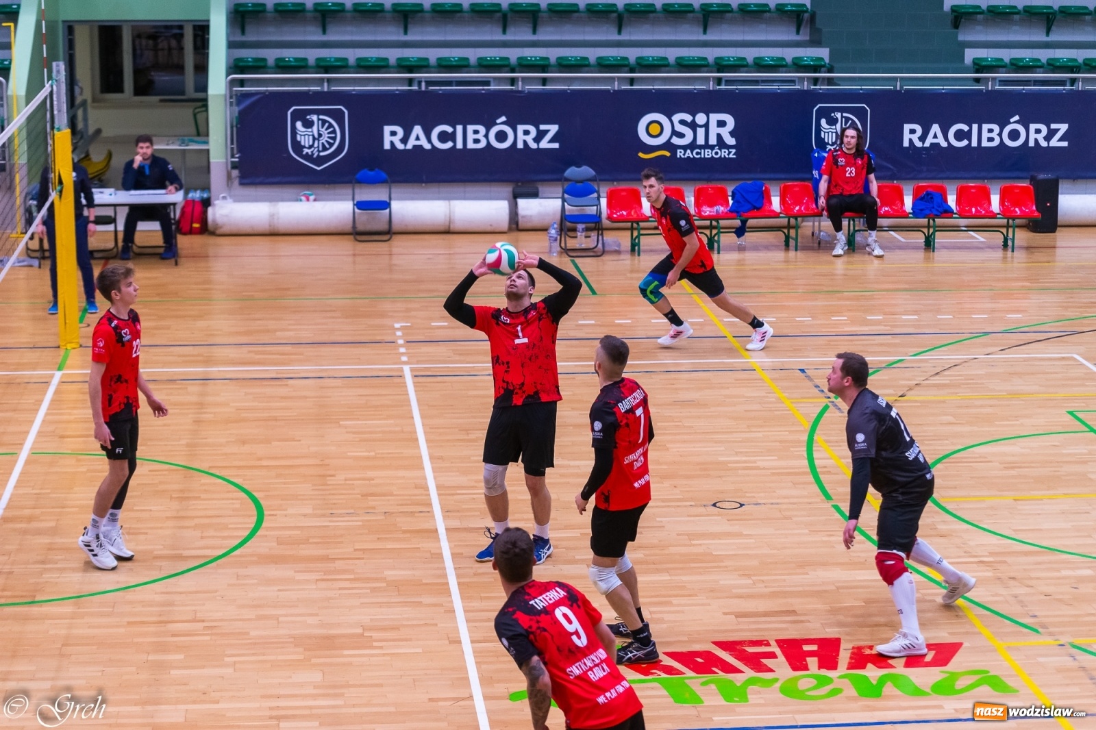 Zdjęcie w galerii na portalu naszwodzislaw.com: Siatkarskie derby w gatunku horroru [FOTO] wiadomości z regionu