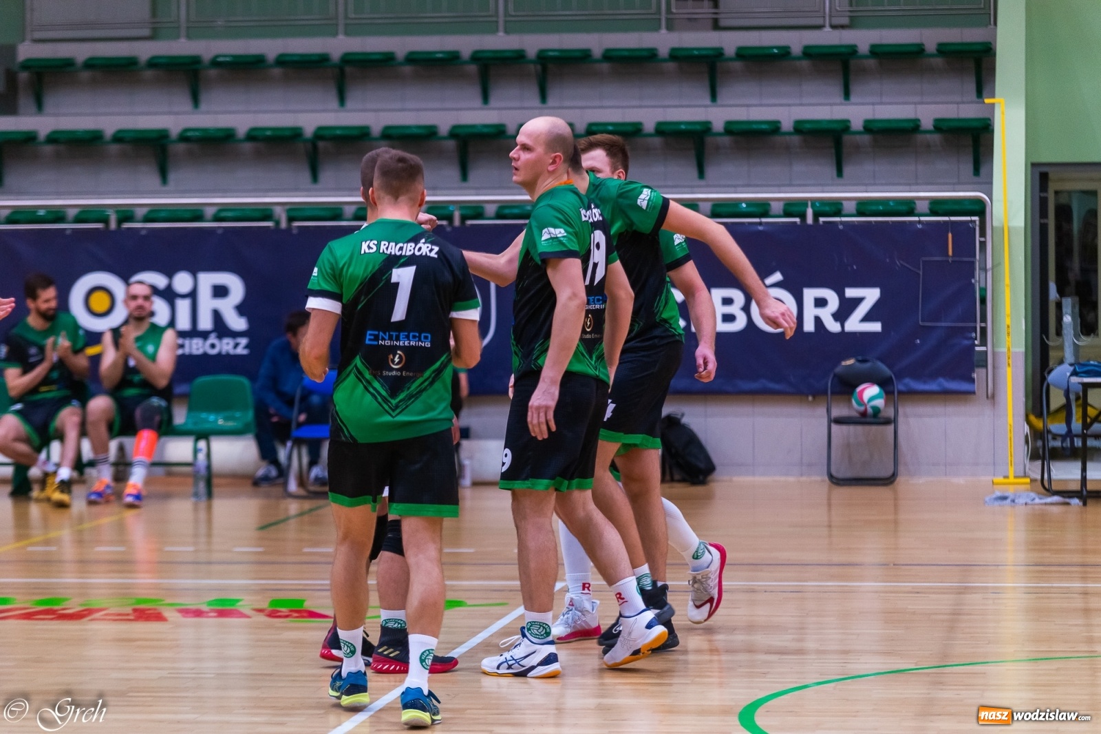 Zdjęcie w galerii na portalu naszwodzislaw.com: Siatkarskie derby w gatunku horroru [FOTO] wiadomości z regionu