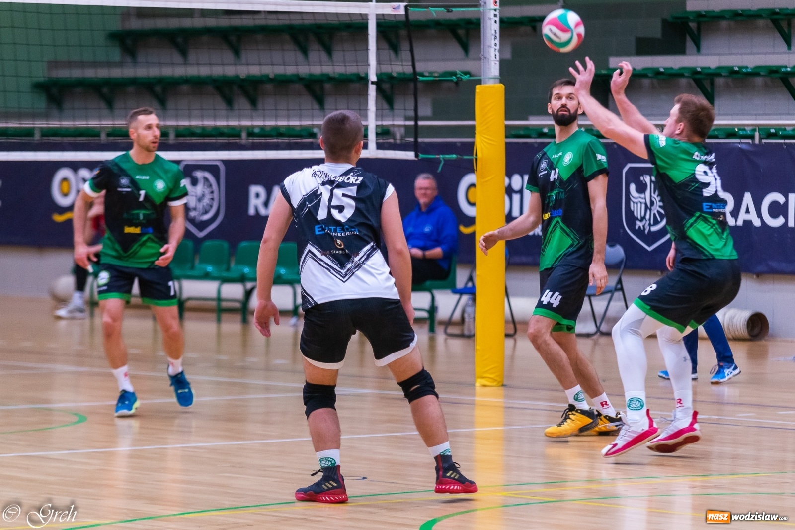 Zdjęcie w galerii na portalu naszwodzislaw.com: Siatkarskie derby w gatunku horroru [FOTO] wiadomości z regionu