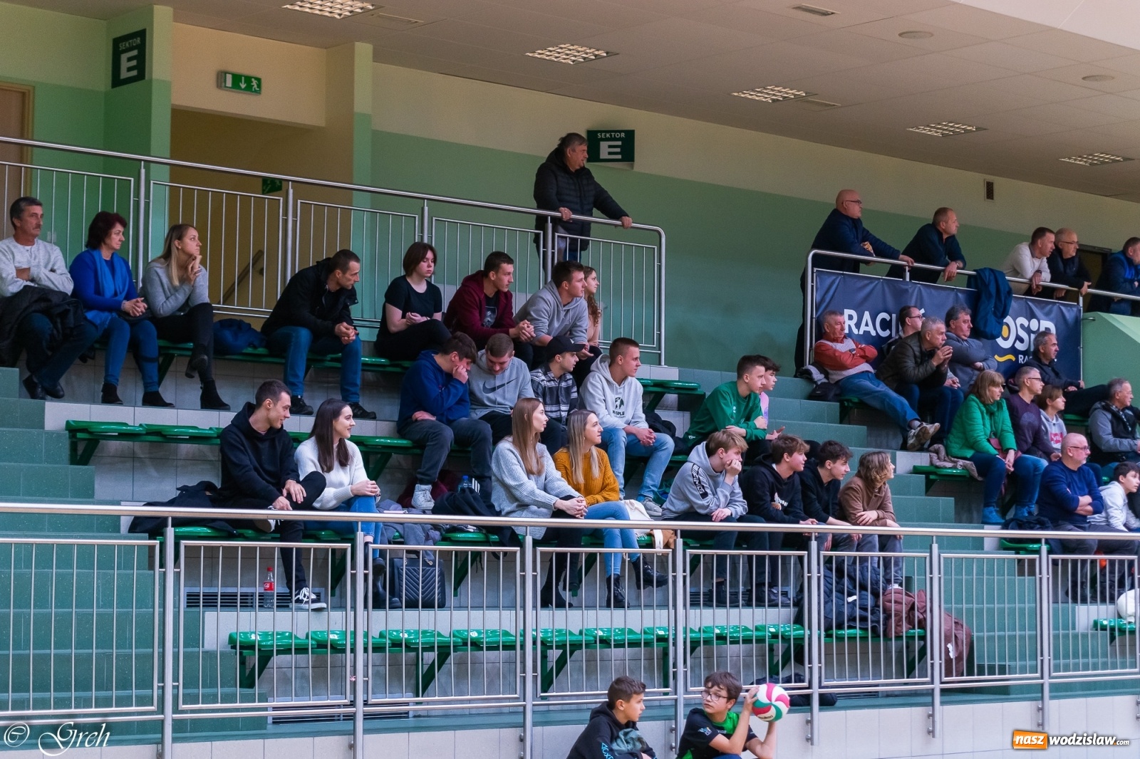 Zdjęcie w galerii na portalu naszwodzislaw.com: Siatkarskie derby w gatunku horroru [FOTO] wiadomości z regionu