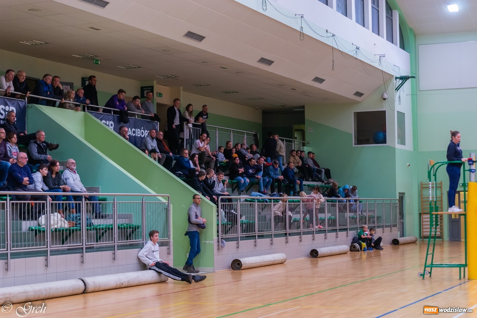 Zdjęcie w galerii na portalu naszwodzislaw.com: Siatkarskie derby w gatunku horroru [FOTO] wiadomości z regionu